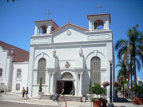 CA Catholic Church Refuses Gay Man His Funeral