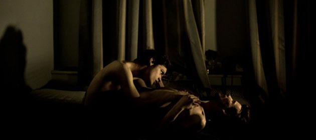 Photo of a Naked, Gay, Russian Couple Wins World Press Photo