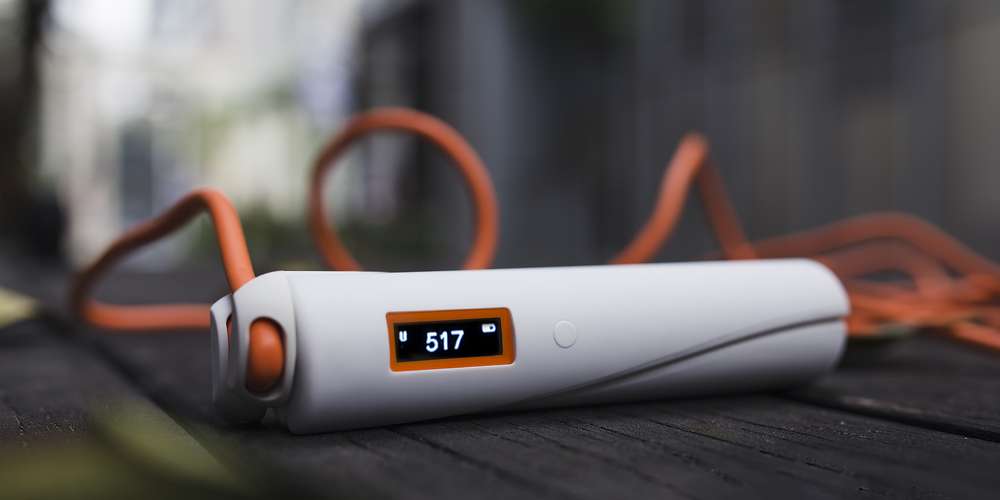 A Smart Jump-rope That Counts Your Calories