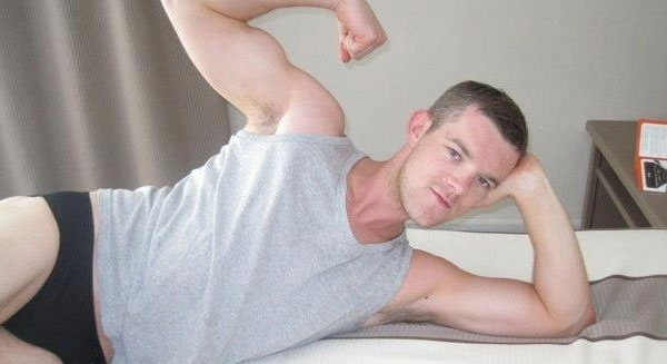 O Que a Estrela de ‘Looking’, Russell Tovey, Não Entende Sobre Ser ‘Machão’