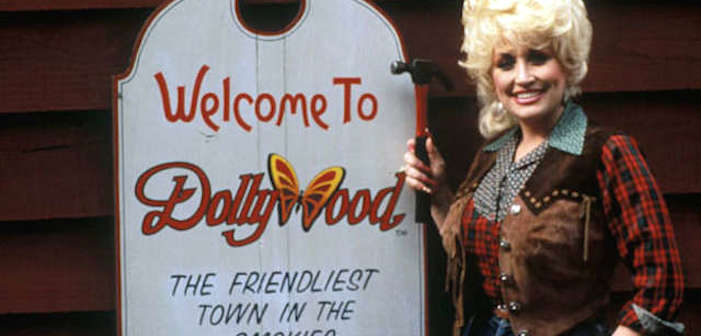 Dollywood Threatened by Tennessee Wildfire