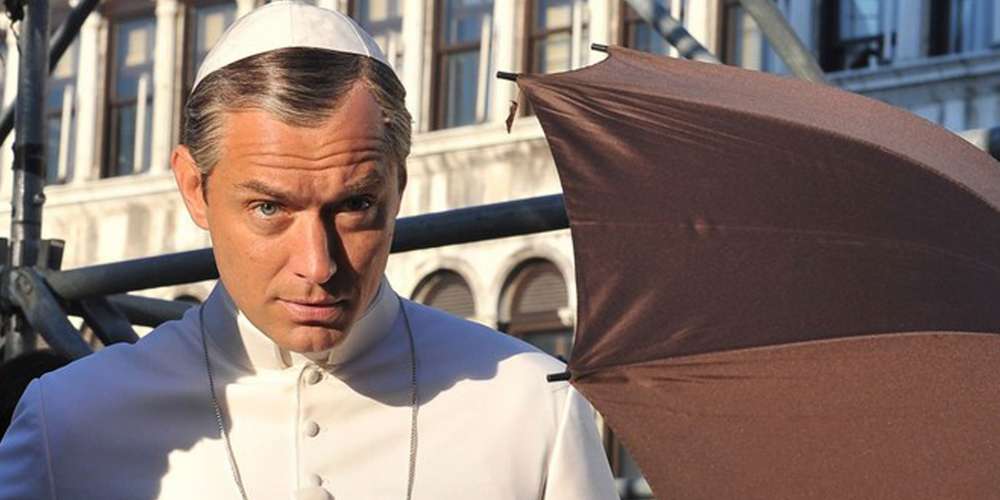 Jude Law Bares His Butt in ‘The Young Pope’ (Photos)