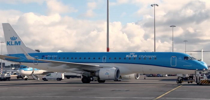 Un passager de KLM choqué par un voisin se masturbant à bord devant du porno gay