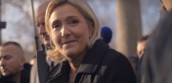 Marine Le Pen supprimerait le mariage et l’adoption pour les couples de même sexe une fois arrivée au pouvoir