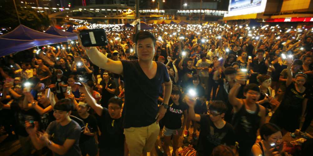Gay Apps Are More Political Than Ever (and That’s a Good Thing)