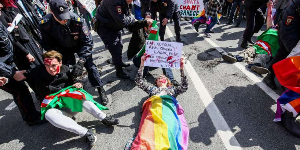 La Policía Rusa Detiene Fuertemente a Activistas LGBT Durante las Protestas del Primer Mayo