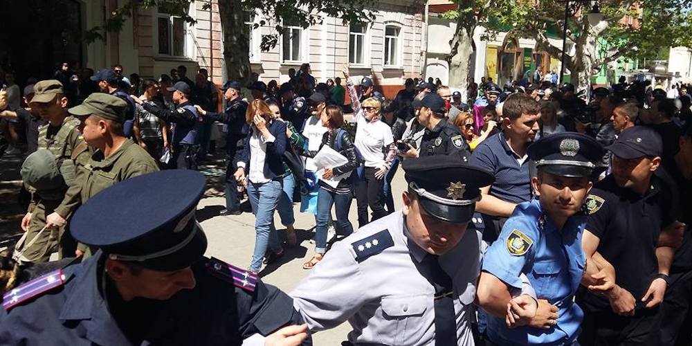 Homophobic Protesters Interrupted the IDAHOT March in Kherson, Ukraine