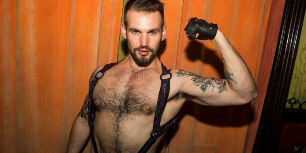 Gay Porn’s Chris Harder Shines Bright in New One-Man Show