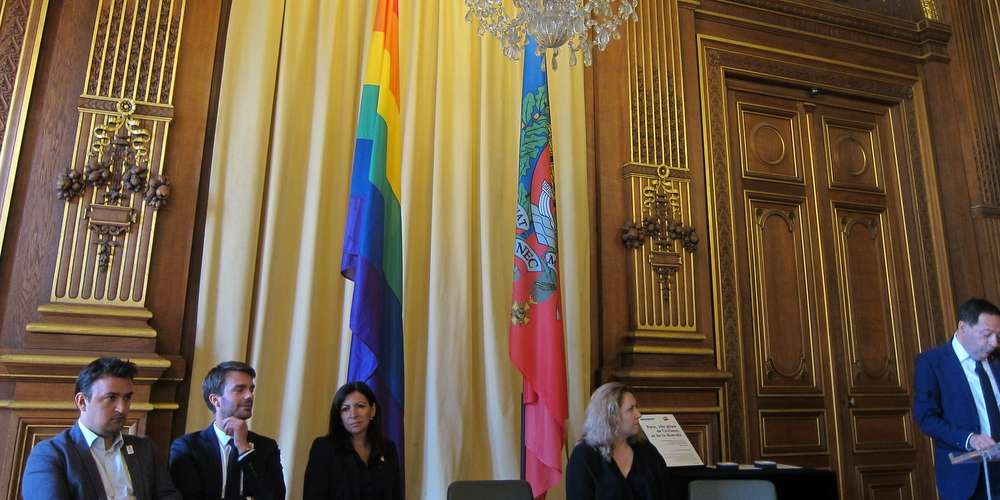 Tourisme LGBT à Paris: Jean-Luc Romero présente 52 propositions à Anne Hidalgo