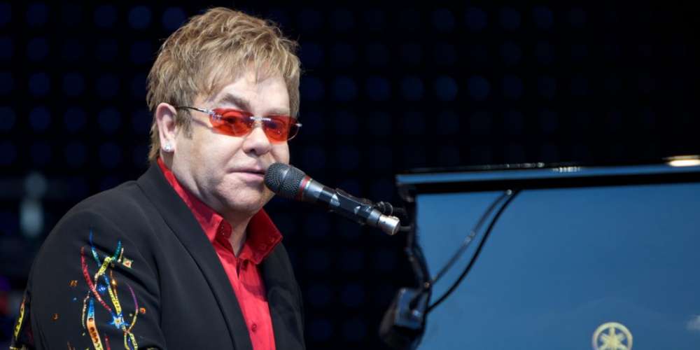 Student Mocks Homophobic Pastor: ‘Elton John Can Make You Gay’ (Video)