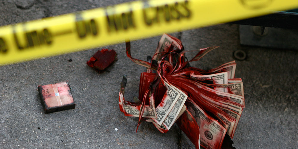 ‘Comedian’ Bank Robber Runs Naked Down the Street After Sack of Money Explodes