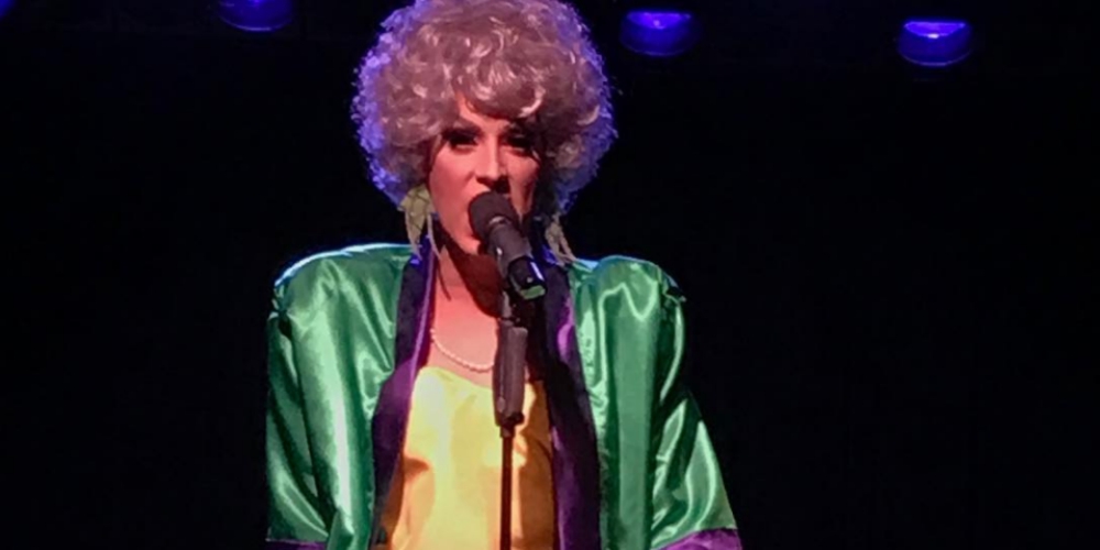 Mira a Alaska Cantar ‘You Oughta Know’ muy al Estilo de la Legendaria Golden Girl Dorothy Zbornak