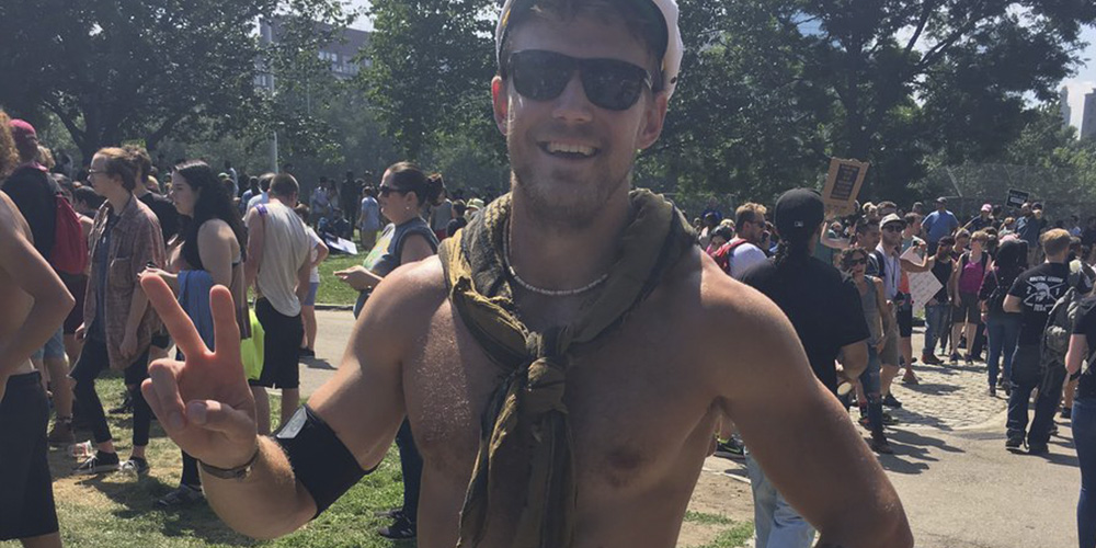 Conoce al Guapo que Promovió la Paz en Boston y por el cual Todos están Obsesionados