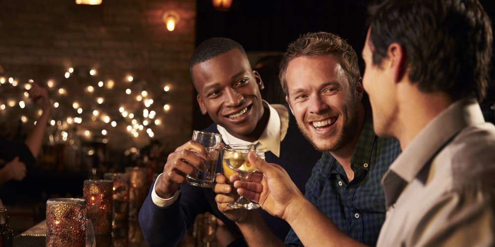 Drink Up! Here’s When the Bars Close in Various Cities Around the World
