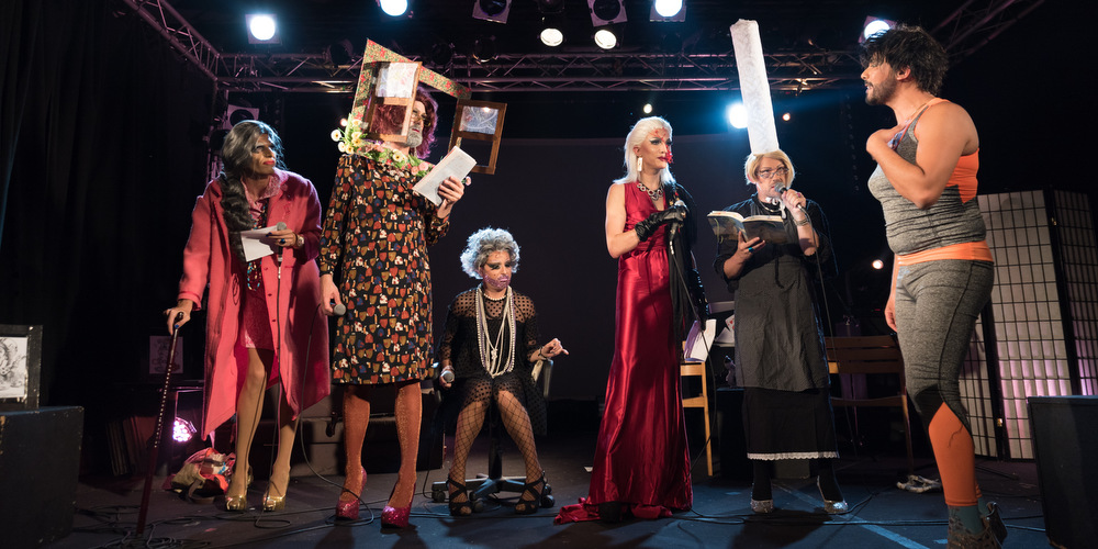Photo: La rentrée merveilleuse des Paillettes, les « drag queers »