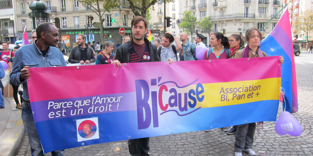 Revivez la marche pour la bisexualité en photos et en vidéo