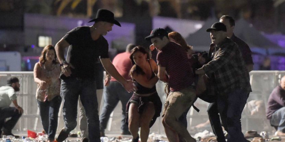 La Horrible Masacre en Las Vegas Dejó al Menos 50 muertos y 400 heridos