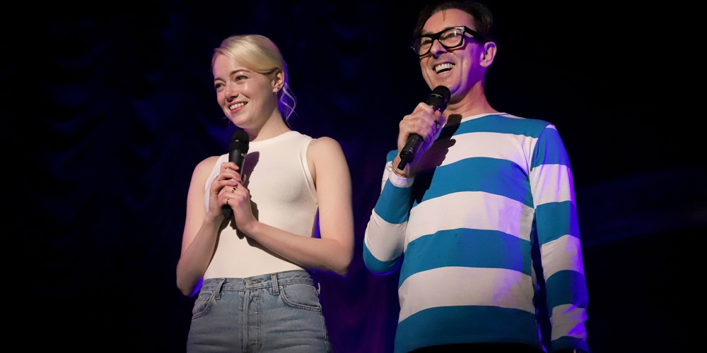 15 Photos of Emma Stone and Alan Cumming Singing Their Hearts Out for a Good Cause in NYC