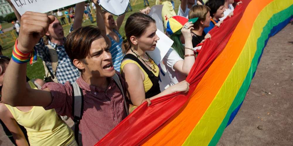 A Random Sociopath Threw Acid Onto 6 Russian LGBTQ Activists in Moscow