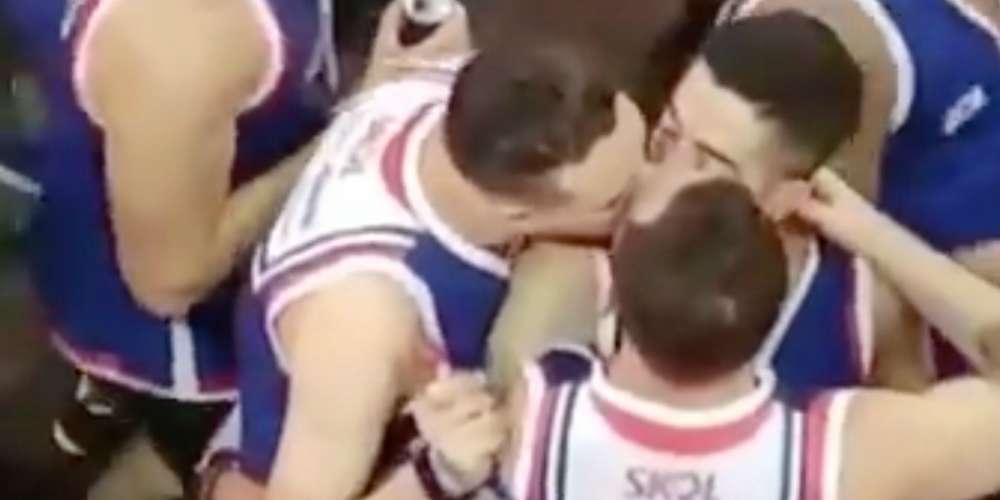This Four-Way Brazilian Make Out Session at Carnatal Is Mega-Hot