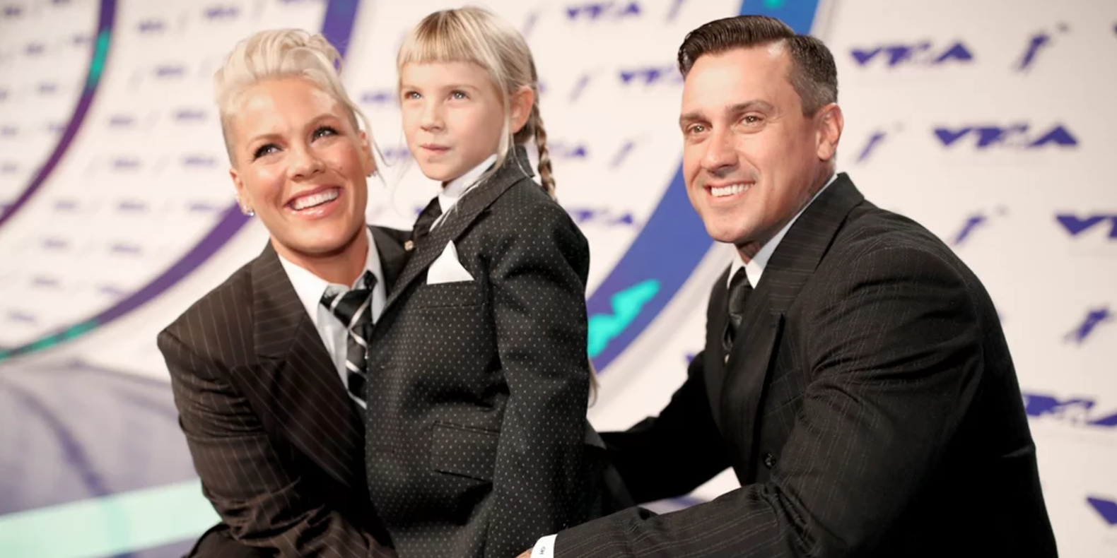 2017 LGBT News Pink VMA