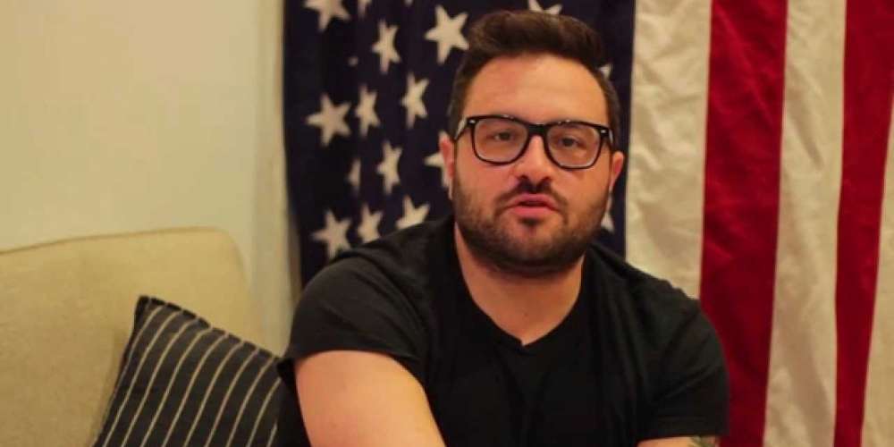 This Fan Learned the Hard Way Not to Call Gay Comedian Eliot Glazer a Bear