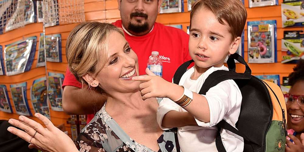 Sarah Michelle Gellar Wins Parent of the Year for Her Matching Manicure With Son Rocky