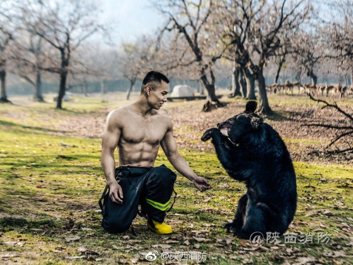 猛男月曆