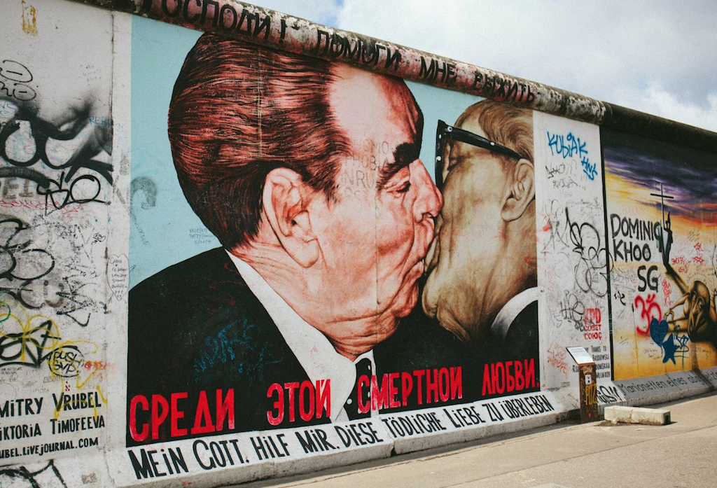 gay berlin guide east side gallery