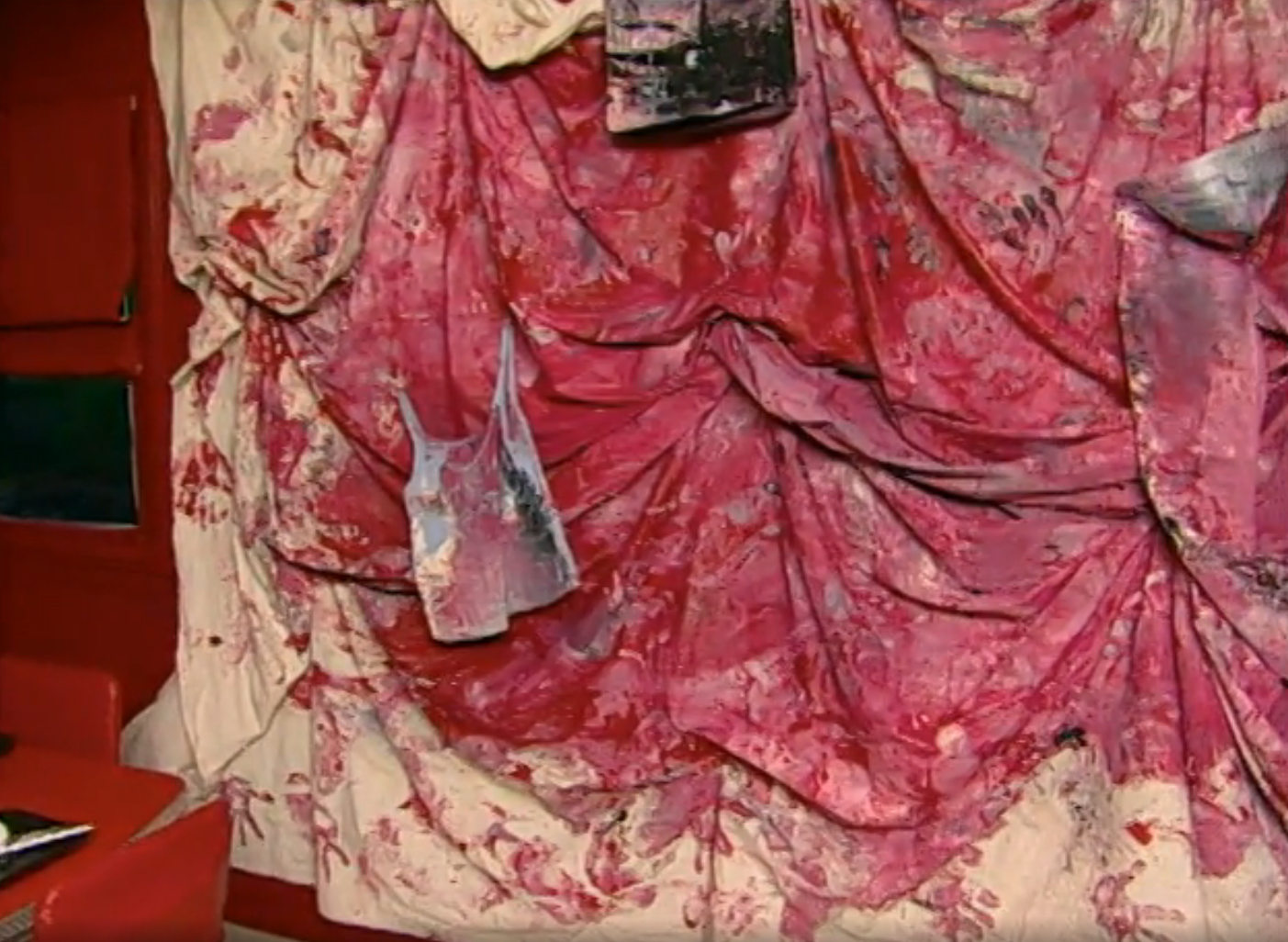 trading spaces heidi murder kitchen