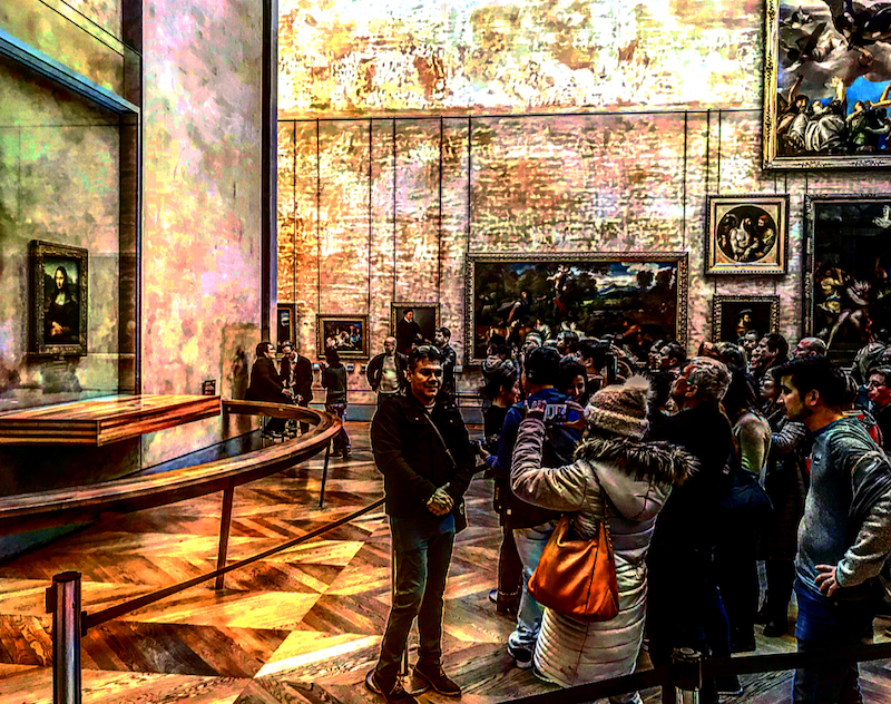 louvre musee dorsay crowd