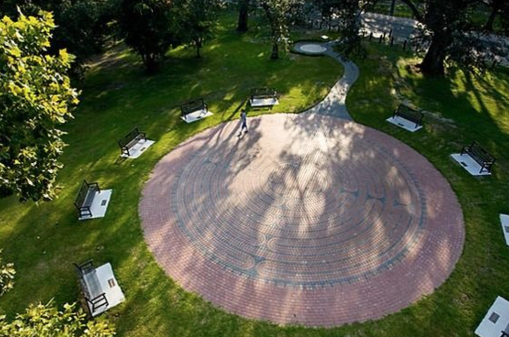 gay new orleans guide labyrinth audubon park  เกย์ new orleans