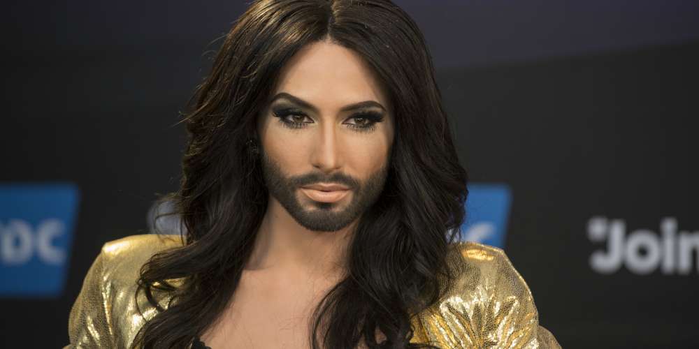 Sob chantagem, Conchita Wurst revela ser HIV-positiva