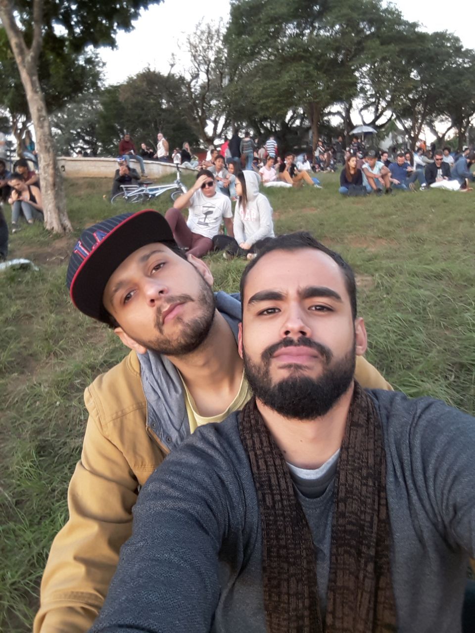 casal Hornet abril