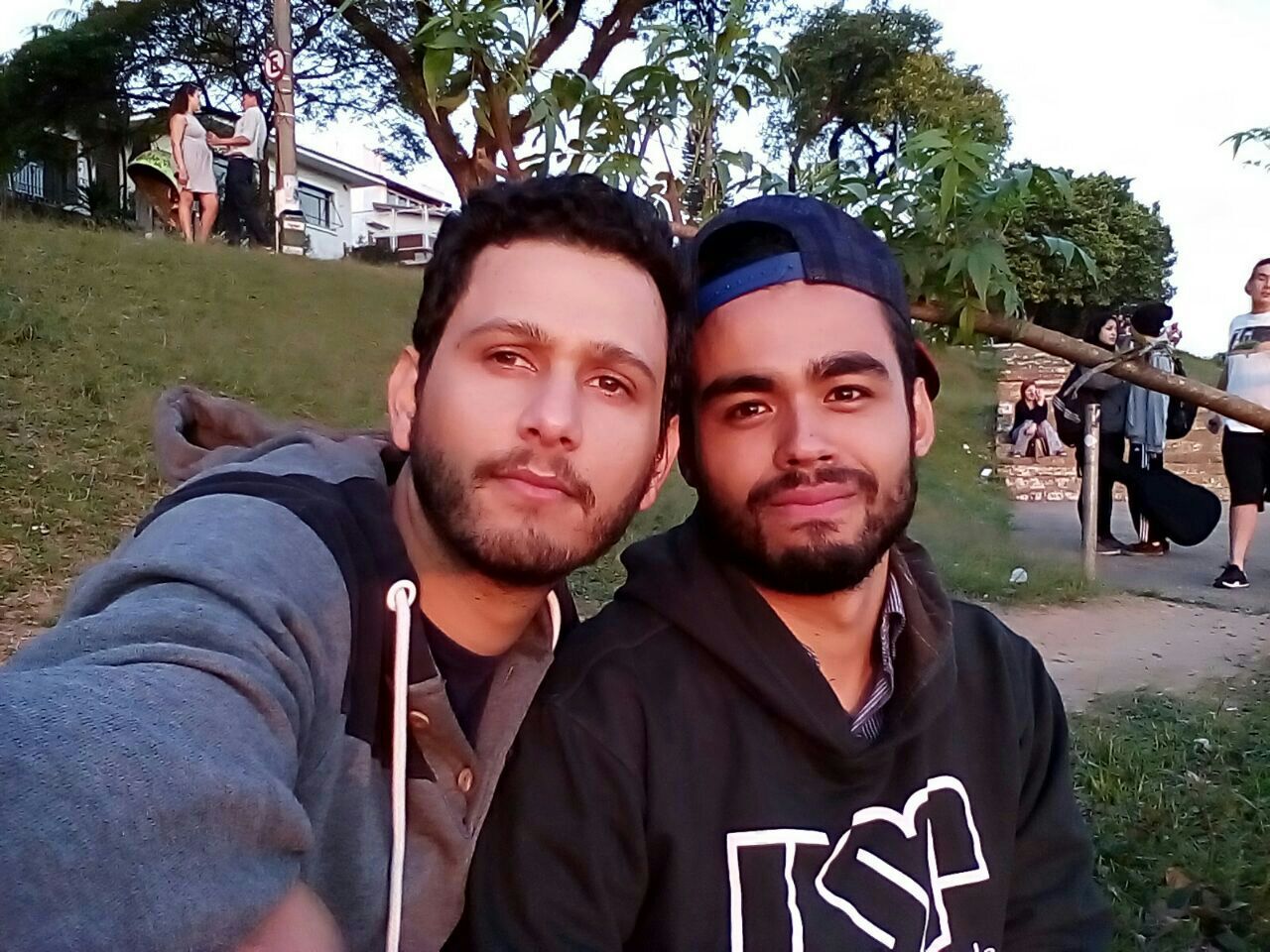 casal Hornet abril