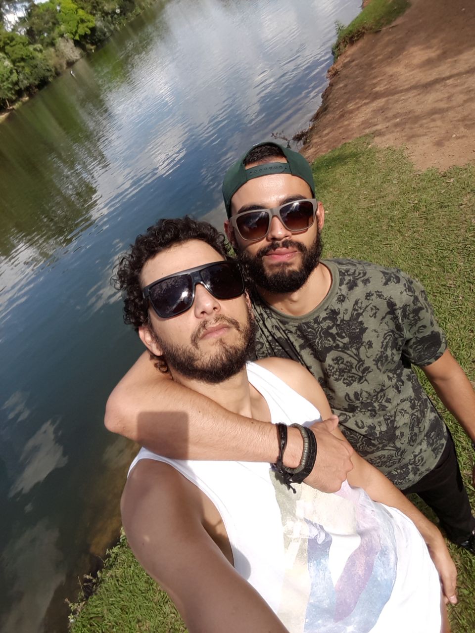 casal Hornet abril