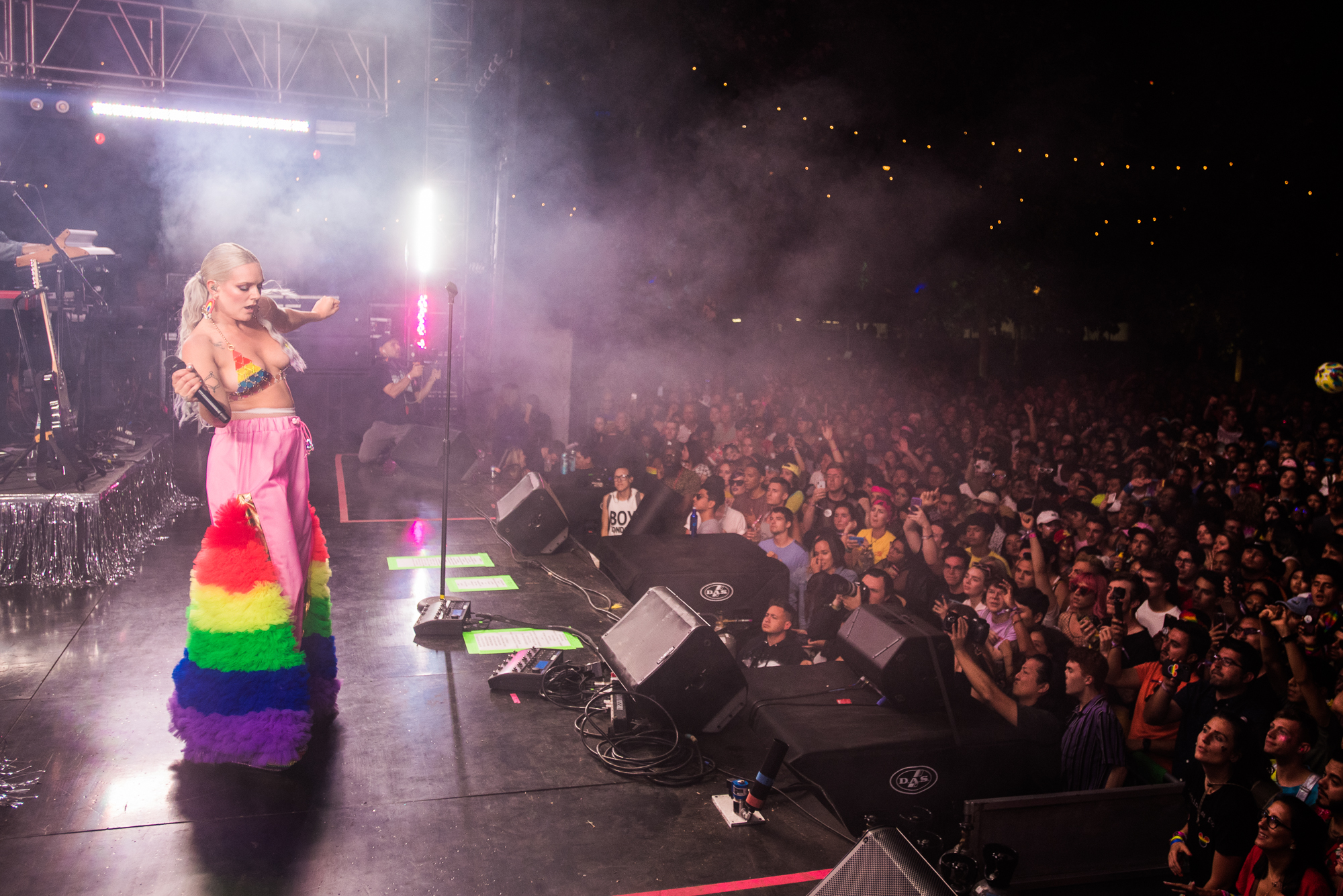 L.A. pride photos tove lo