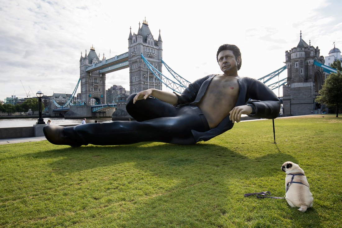 jeff goldblum statue