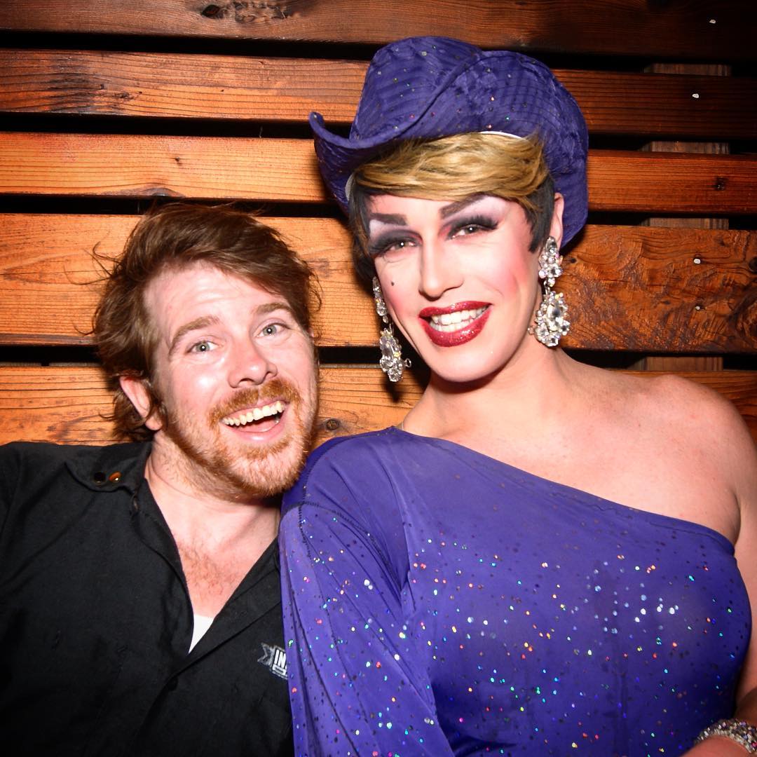 गे डेटिंग अॅपमध्ये बॉयफ्रेंड