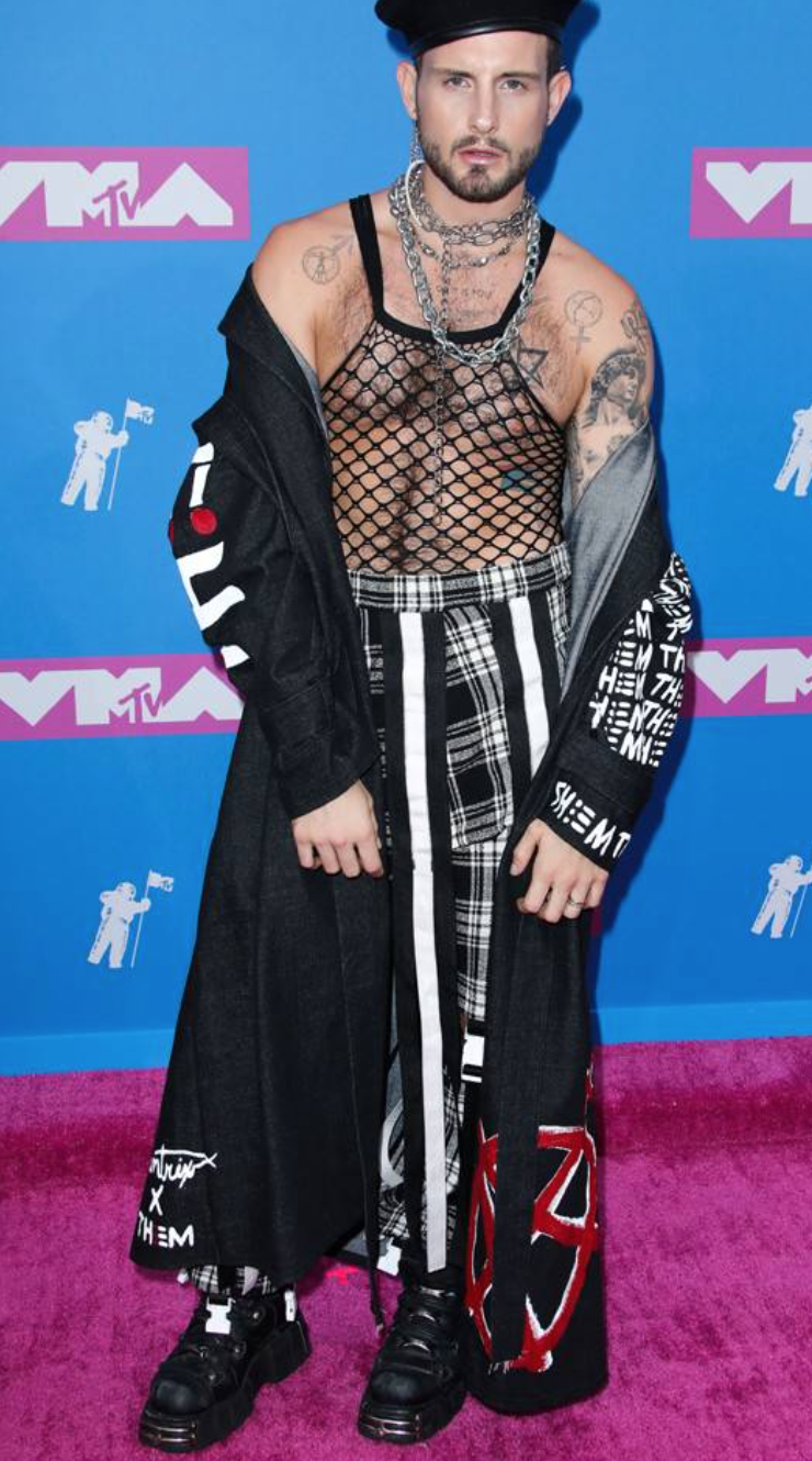 vma red carpet nico tortorella