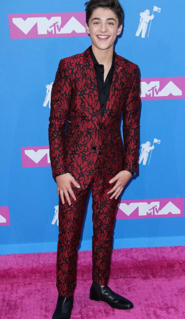 vma red carpet asher angel