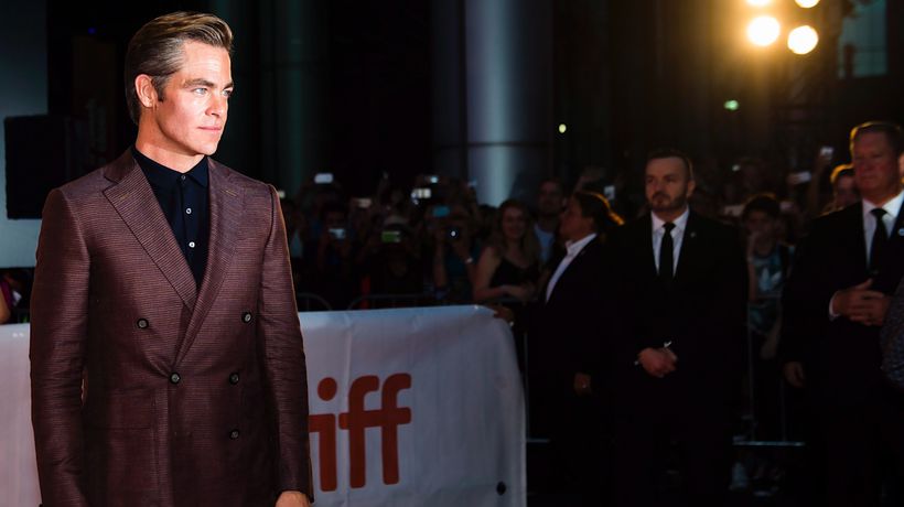 chris pine's penis toronto film festival outlaw king carpet