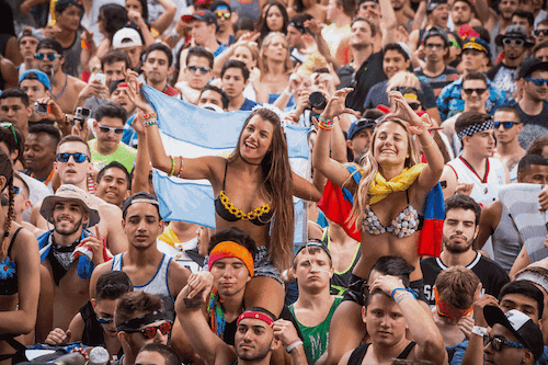 festival ceremonia crowd