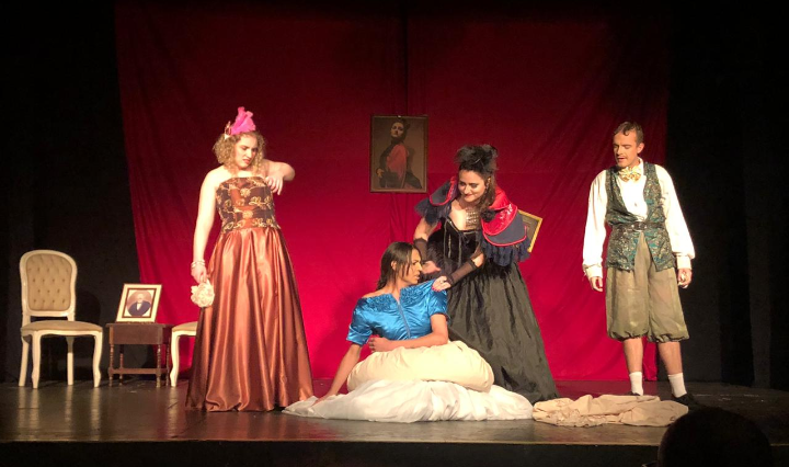 Transderella traz aos palcos Cinderella trans