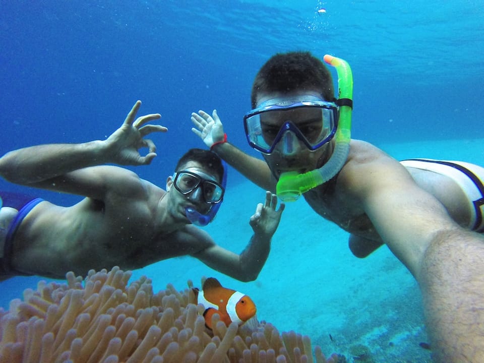 keeping fit while traveling snorkeling