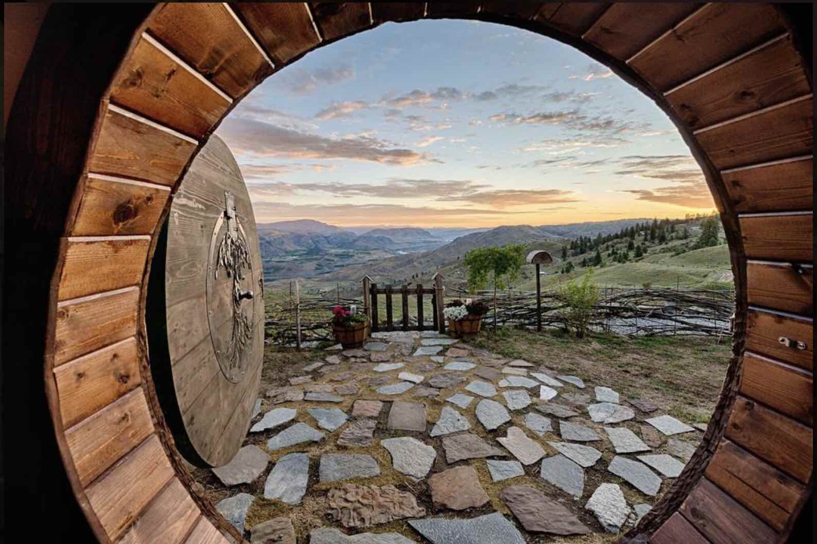 quirky airbnbs hobbit 1